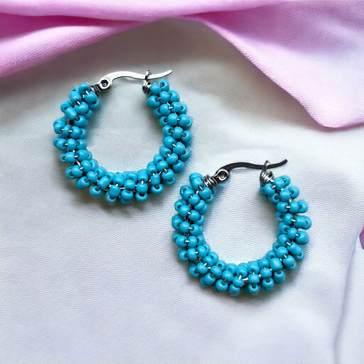 Oorbellen kraaltjes | Light blue